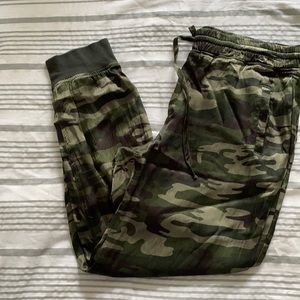 Sanctuary camo joggers